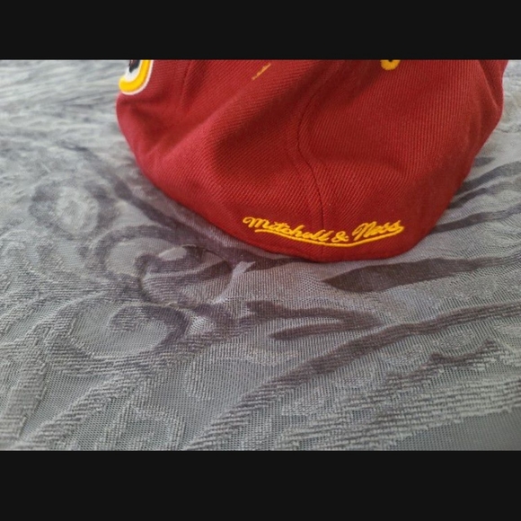 Washington Redskins Fitted hat - Picture 3 of 3